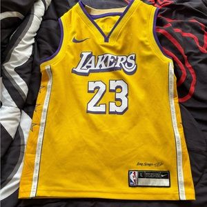 Lakers Jersey..Lebron James 23..size Kids/boys Large